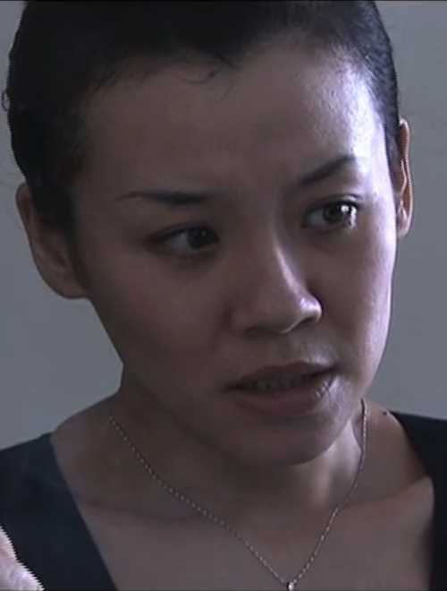 疯狂的背后华红