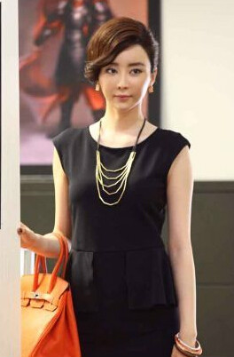 下班抓紧谈恋爱冯晓倩