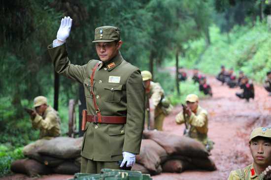 罗龙镇女人海定远的扮演者是黄维德