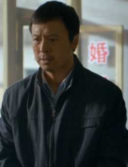 伞头和他的女人聂得人的扮演者是褚栓忠