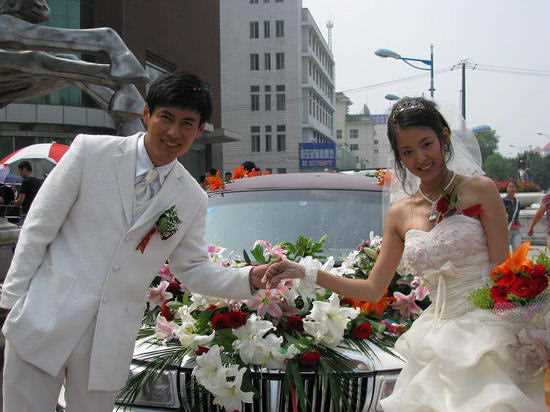 一颗颗眼泪都是爱郝宁的扮演者是王骏毅