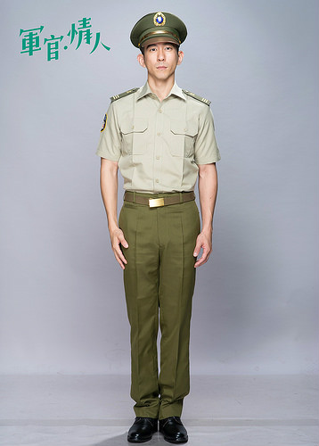 军官‧情人杨羽钒的扮演者是修杰楷