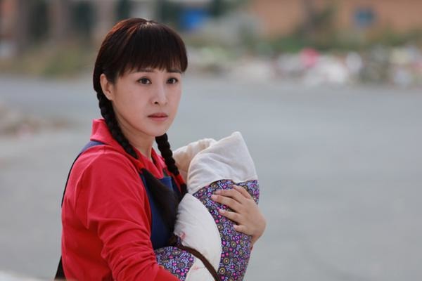 养母的花样年华林秋雯的扮演者是王雅捷