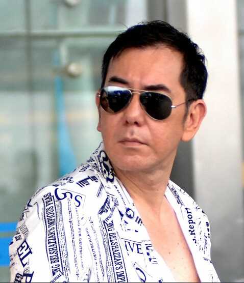 硬汉阿龙的扮演者是黄秋生