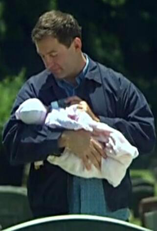 赎命Kate的父亲的扮演者是Roy Werner