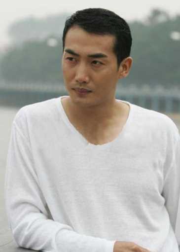 爱情海滨闻朝阳