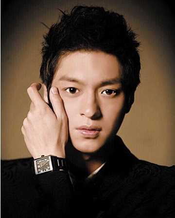 天亮·分手云川的扮演者是安钧璨