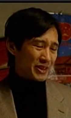 大哥陈文宝的扮演者是王劲松