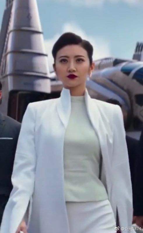 环太平洋：雷霆再起邵丽雯