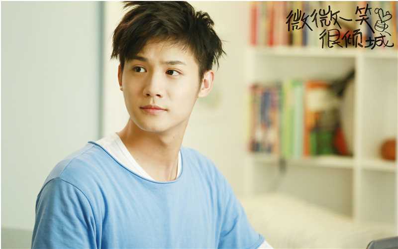 微微一笑很倾城郝眉（莫扎他）