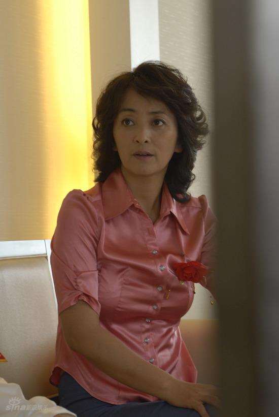 五十玫瑰谢亚男