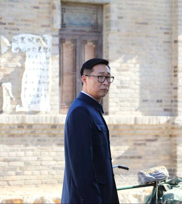 金爸银爸不换我爸汪书记的扮演者是林永健