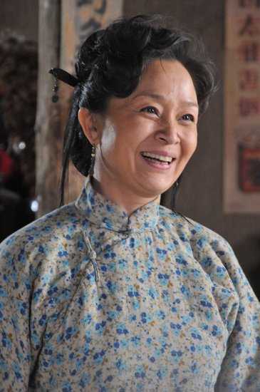 风雨沙坡头红柳