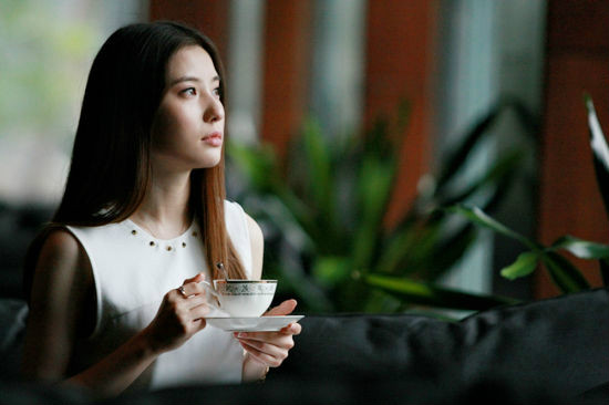 双生花白静的扮演者是鲍天琦