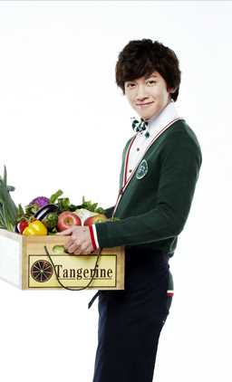 小伙的蔬菜店韩太阳的扮演者是池昌旭