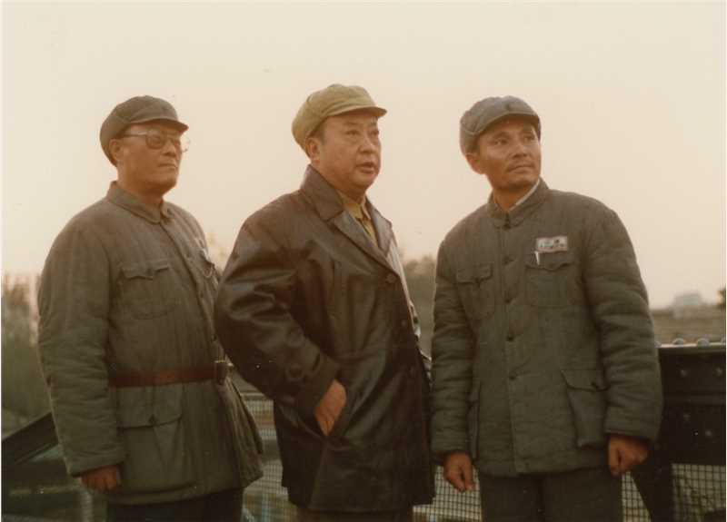 摄影师杨振吉在《大决战之淮海战役》片场拍摄的剧照。