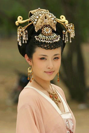 日月凌空杨美云