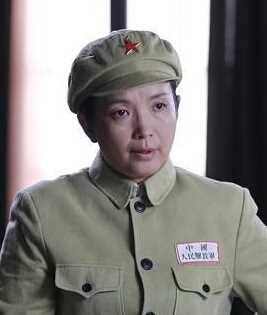 从将军到士兵李露瑾