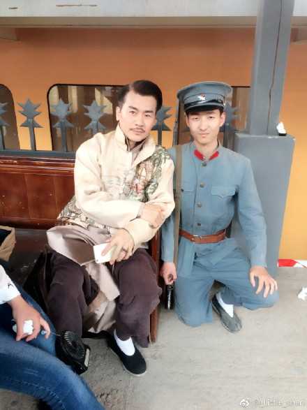 海棠经雨胭脂透施济周