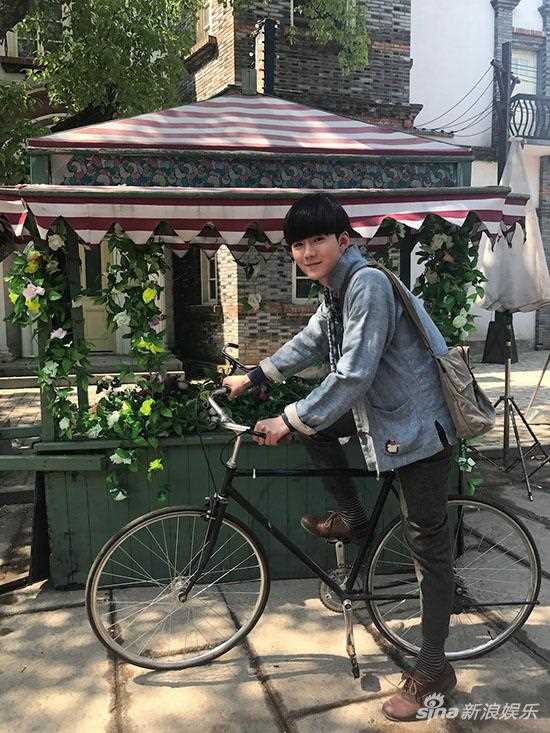 海棠经雨胭脂透顾夏合