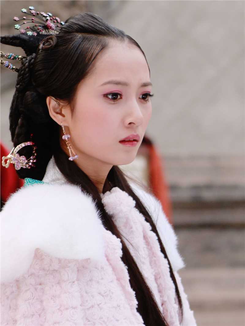 大明嫔妃上官梅儿的扮演者是关慧卿