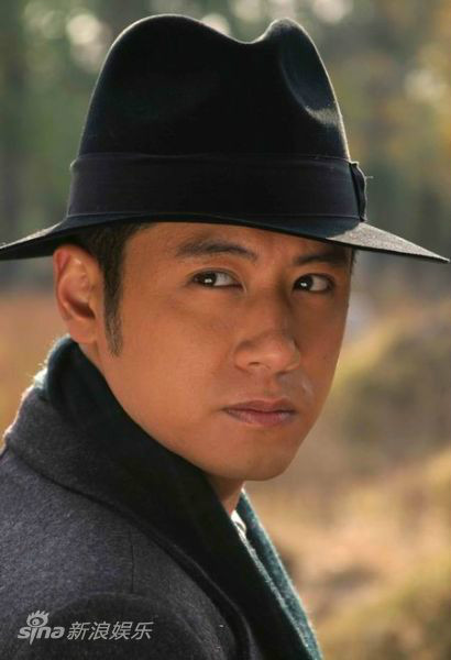 天涯咫尺齐冠昌