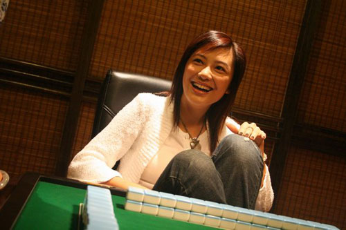 血战到底佳佳的扮演者是应采儿