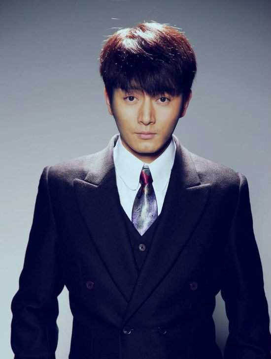 面具背后林奕晨