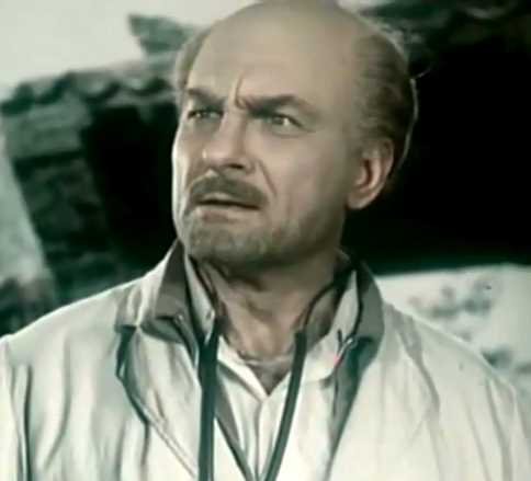 白求恩大夫白求恩的扮演者是谭宁邦