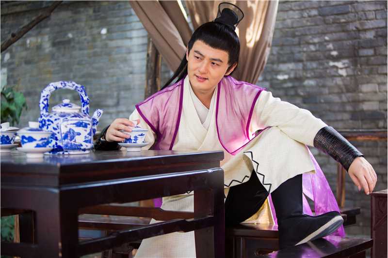 大明贱客小宝的扮演者是黄浩