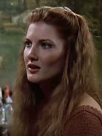 豹妹艾丽斯·佩林