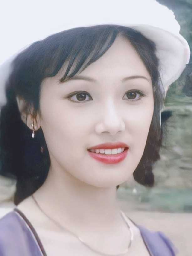 京华春梦洪丽珠