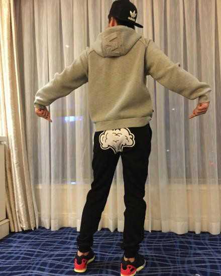 左麟右李黄金凤的奶奶