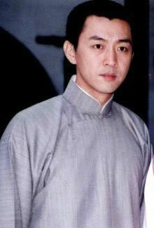 苍天有泪展云飞