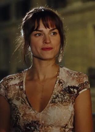 巴黎谍影卡洛琳