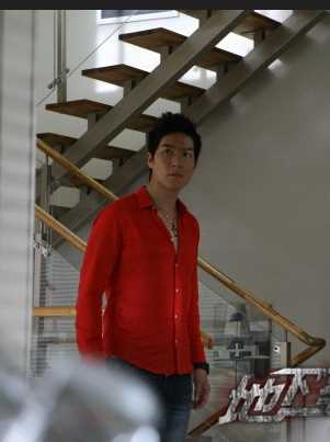 地下室惊魂严鹏