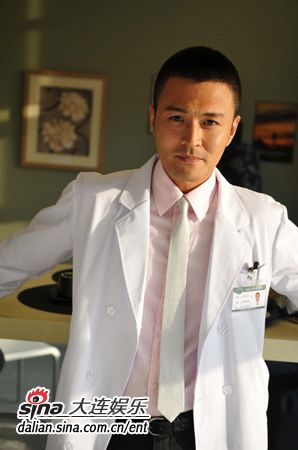 无影灯下钟立伟