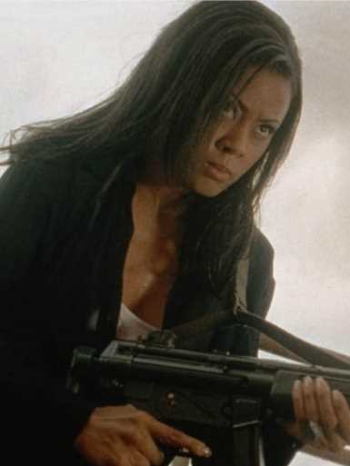 KO雷霆一击卡伦·莉