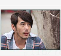 白袍下的高跟鞋柯以诚