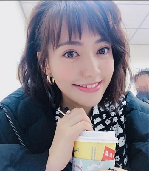 离我远一点梦梦