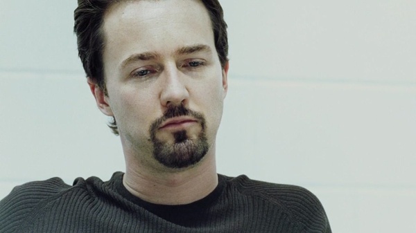 第25小时Monty Brogan的扮演者是爱德华·诺顿