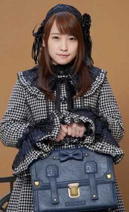 爱上谎言的女人心叶