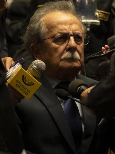 哭泣的女人恩里克·蒙特韦尔德的扮演者是Julio Diaz