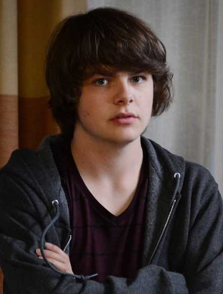 不速之客Luke Peterson