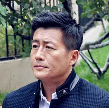 别让爱你的人等太久唐建林