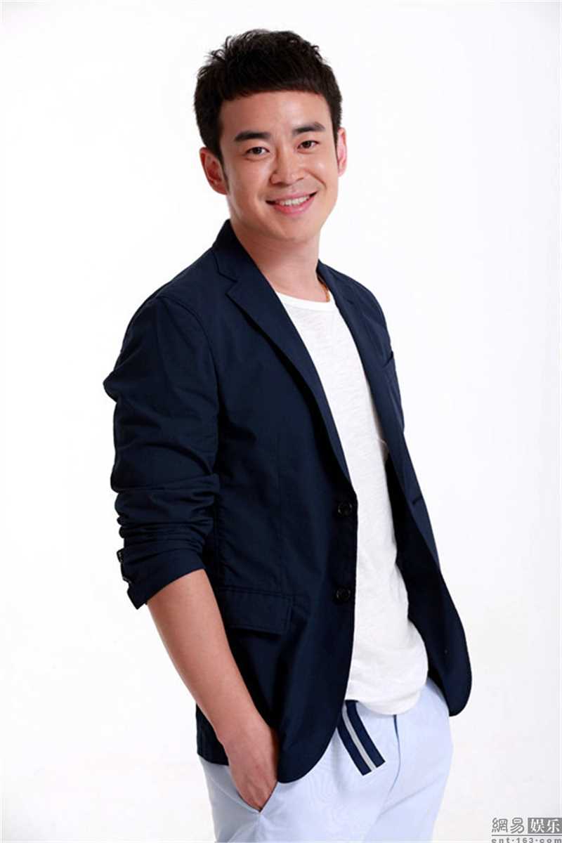 别让爱你的人等太久王希杰