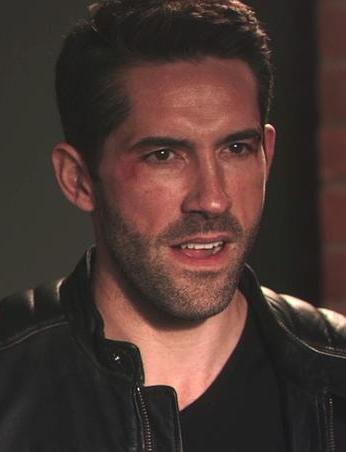 意外杀手麦克·福隆