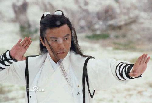 天下第一古三通的扮演者是张卫健