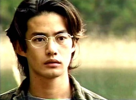 世纪末之诗野亚垣的扮演者是竹野内丰