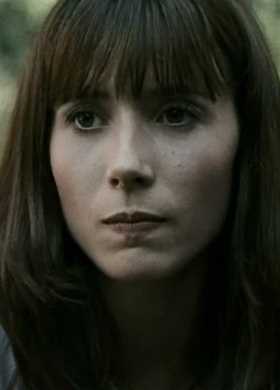 时空罪恶树林里的女子